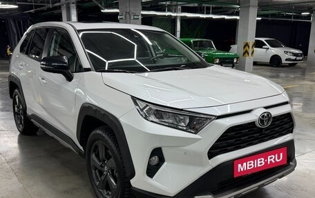 Toyota RAV4, 2022 год, 2 990 000 рублей, 2 фотография