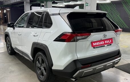 Toyota RAV4, 2022 год, 2 990 000 рублей, 4 фотография