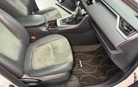 Toyota RAV4, 2022 год, 2 990 000 рублей, 20 фотография