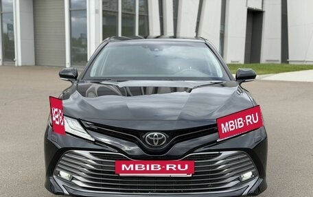 Toyota Camry, 2020 год, 2 700 000 рублей, 2 фотография