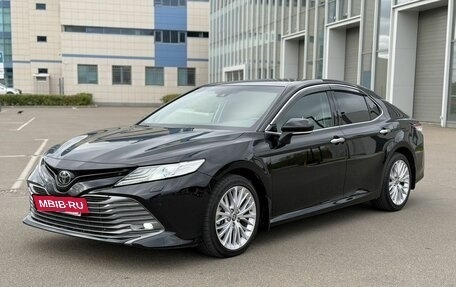 Toyota Camry, 2020 год, 2 700 000 рублей, 3 фотография