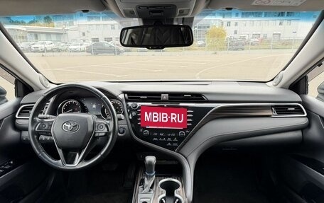 Toyota Camry, 2020 год, 2 700 000 рублей, 24 фотография