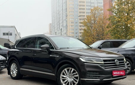 Volkswagen Touareg III, 2018 год, 3 449 000 рублей, 1 фотография