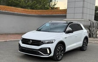 Volkswagen T-Roc I, 2023 год, 1 650 000 рублей, 1 фотография
