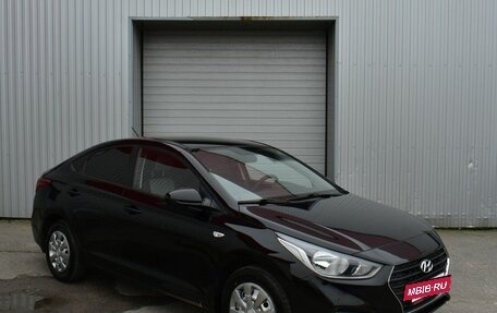 Hyundai Solaris II рестайлинг, 2017 год, 949 000 рублей, 3 фотография