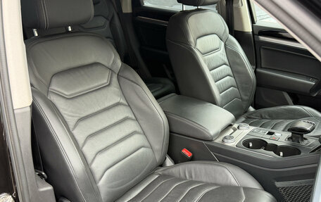 Volkswagen Touareg III, 2018 год, 3 449 000 рублей, 10 фотография