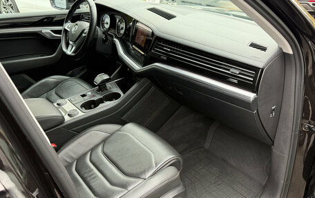Volkswagen Touareg III, 2018 год, 3 449 000 рублей, 9 фотография