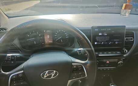 Hyundai Solaris II рестайлинг, 2021 год, 1 400 000 рублей, 6 фотография