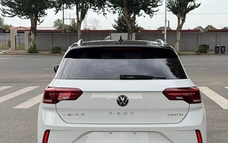 Volkswagen T-Roc I, 2023 год, 1 650 000 рублей, 5 фотография