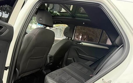 Volkswagen T-Roc I, 2023 год, 1 650 000 рублей, 12 фотография