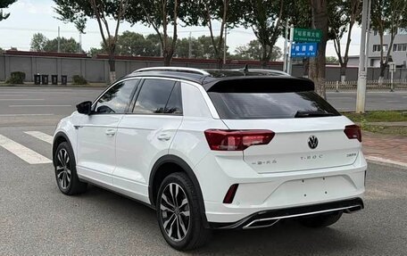 Volkswagen T-Roc I, 2023 год, 1 650 000 рублей, 6 фотография