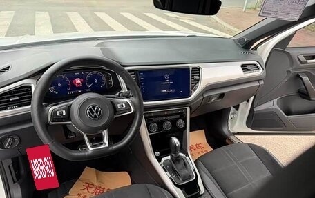 Volkswagen T-Roc I, 2023 год, 1 650 000 рублей, 8 фотография