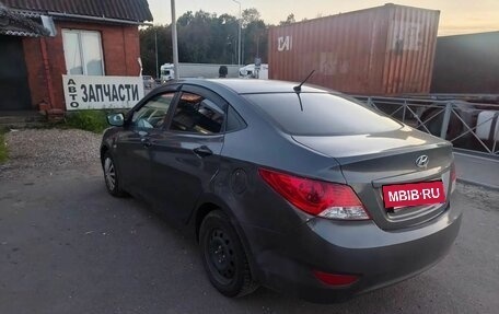 Hyundai Solaris II рестайлинг, 2011 год, 620 000 рублей, 4 фотография