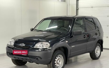 Chevrolet Niva I рестайлинг, 2018 год, 849 000 рублей, 3 фотография