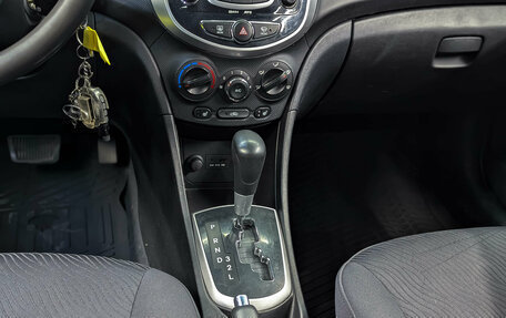 Hyundai Solaris II рестайлинг, 2013 год, 850 000 рублей, 16 фотография