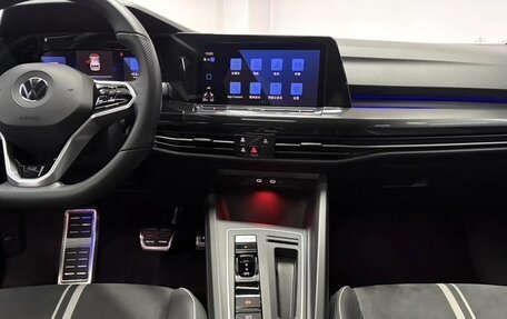 Volkswagen Golf VIII, 2023 год, 1 715 486 рублей, 10 фотография