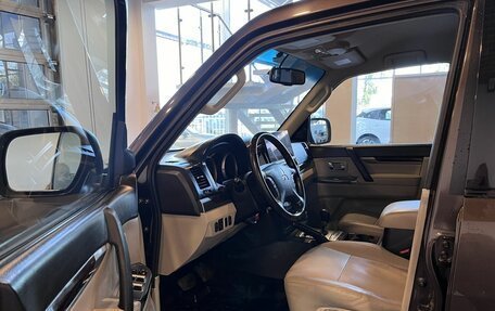 Mitsubishi Pajero IV, 2017 год, 3 170 000 рублей, 14 фотография