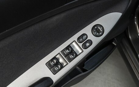 Hyundai Solaris II рестайлинг, 2014 год, 1 000 000 рублей, 12 фотография