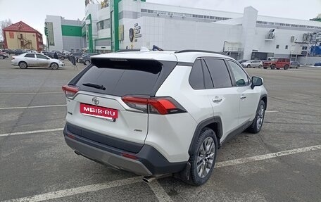 Toyota RAV4, 2020 год, 3 300 000 рублей, 3 фотография