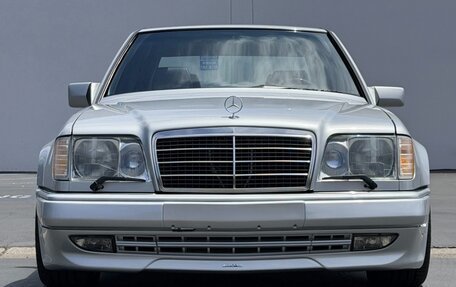 Mercedes-Benz E-Класс, 1993 год, 25 500 000 рублей, 2 фотография