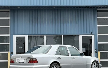 Mercedes-Benz E-Класс, 1993 год, 25 500 000 рублей, 7 фотография