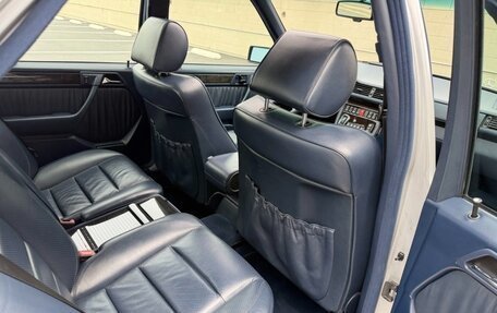 Mercedes-Benz E-Класс, 1993 год, 25 500 000 рублей, 12 фотография