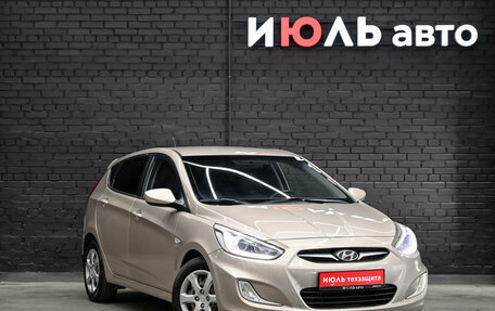 Hyundai Solaris II рестайлинг, 2013 год, 625 000 рублей, 3 фотография