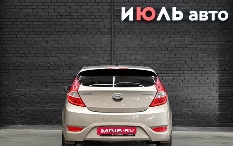 Hyundai Solaris II рестайлинг, 2013 год, 625 000 рублей, 5 фотография