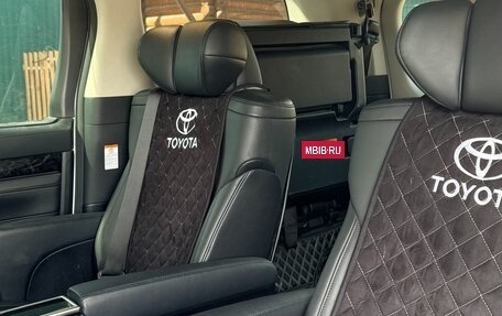 Toyota Vellfire II, 2018 год, 4 450 000 рублей, 14 фотография