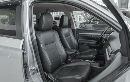 Mitsubishi Outlander III рестайлинг 3, 2013 год, 1 290 000 рублей, 8 фотография