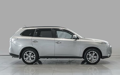 Mitsubishi Outlander III рестайлинг 3, 2013 год, 1 290 000 рублей, 5 фотография