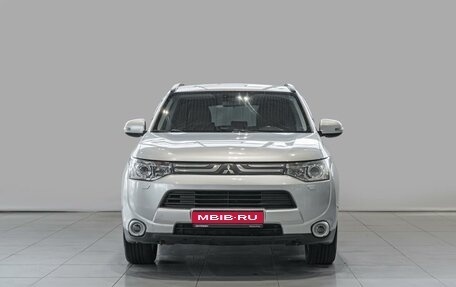 Mitsubishi Outlander III рестайлинг 3, 2013 год, 1 290 000 рублей, 3 фотография