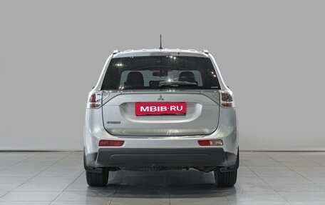 Mitsubishi Outlander III рестайлинг 3, 2013 год, 1 290 000 рублей, 4 фотография