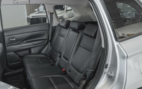 Mitsubishi Outlander III рестайлинг 3, 2013 год, 1 290 000 рублей, 9 фотография