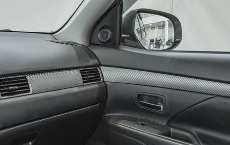 Mitsubishi Outlander III рестайлинг 3, 2013 год, 1 290 000 рублей, 24 фотография