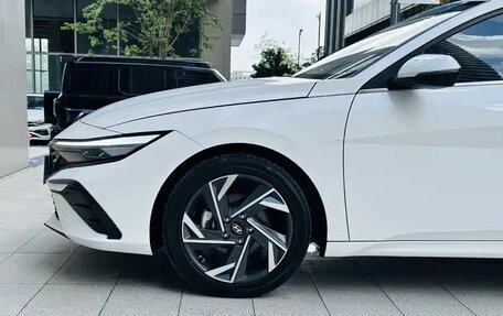 Hyundai Elantra, 2023 год, 1 688 008 рублей, 11 фотография