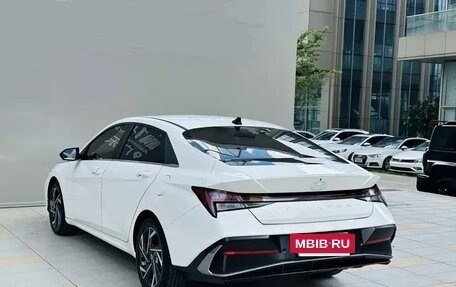 Hyundai Elantra, 2023 год, 1 688 008 рублей, 8 фотография