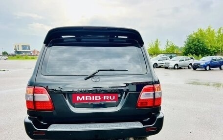 Toyota Land Cruiser 100 рестайлинг 2, 2006 год, 2 300 000 рублей, 5 фотография