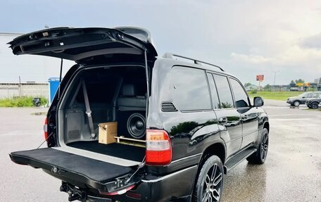 Toyota Land Cruiser 100 рестайлинг 2, 2006 год, 2 300 000 рублей, 19 фотография
