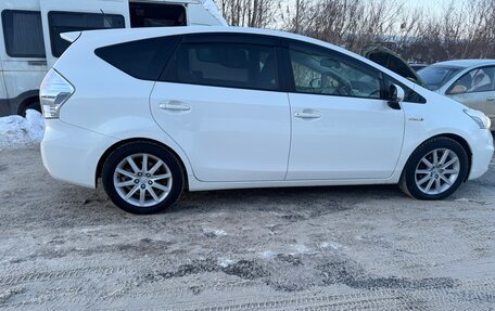 Toyota Prius Alpha I (ZVW40/41), 2012 год, 1 330 000 рублей, 1 фотография