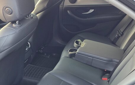 Mercedes-Benz E-Класс, 2017 год, 2 790 000 рублей, 21 фотография