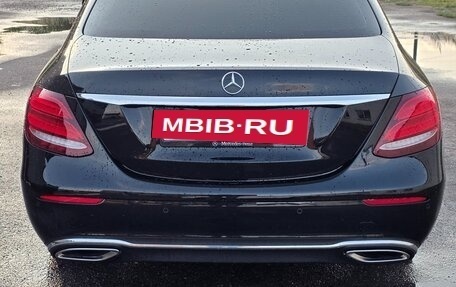 Mercedes-Benz E-Класс, 2017 год, 2 790 000 рублей, 23 фотография
