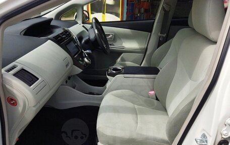 Toyota Prius Alpha I (ZVW40/41), 2012 год, 1 330 000 рублей, 19 фотография