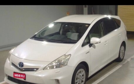 Toyota Prius Alpha I (ZVW40/41), 2012 год, 1 330 000 рублей, 31 фотография