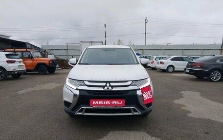 Mitsubishi Outlander III рестайлинг 3, 2018 год, 1 730 000 рублей, 3 фотография