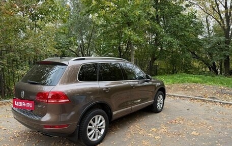 Volkswagen Touareg III, 2011 год, 1 690 000 рублей, 6 фотография