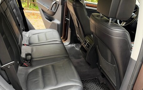 Volkswagen Touareg III, 2011 год, 1 690 000 рублей, 10 фотография