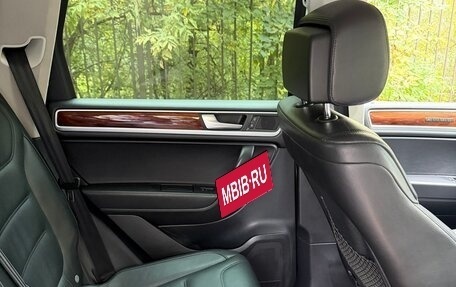 Volkswagen Touareg III, 2011 год, 1 690 000 рублей, 13 фотография