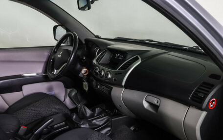 Mitsubishi L200 IV рестайлинг, 2011 год, 1 485 000 рублей, 10 фотография