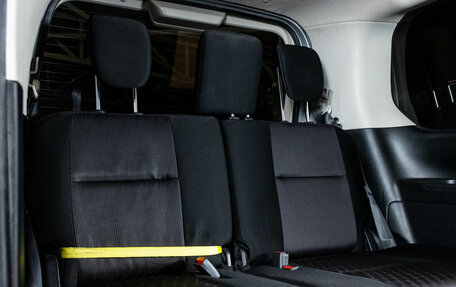 Nissan Serena IV, 2018 год, 1 470 000 рублей, 12 фотография